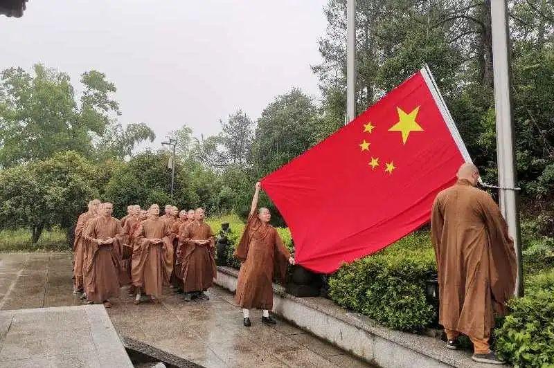 肾不好的人,排尿时会有4种表现,早发现,早就医,保护肾健康
