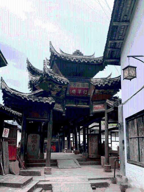 女管家逃脱记